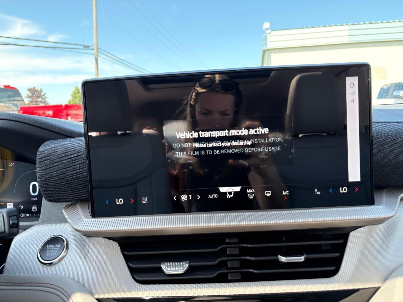 2026 Ford Explorer Active w/200A Pkg 4WD Photo