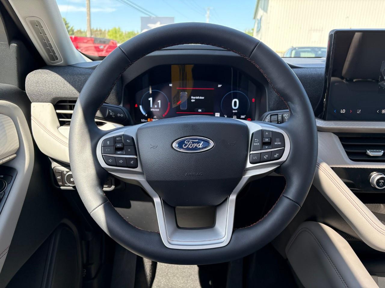 2026 Ford Explorer Active w/200A Pkg 4WD Photo