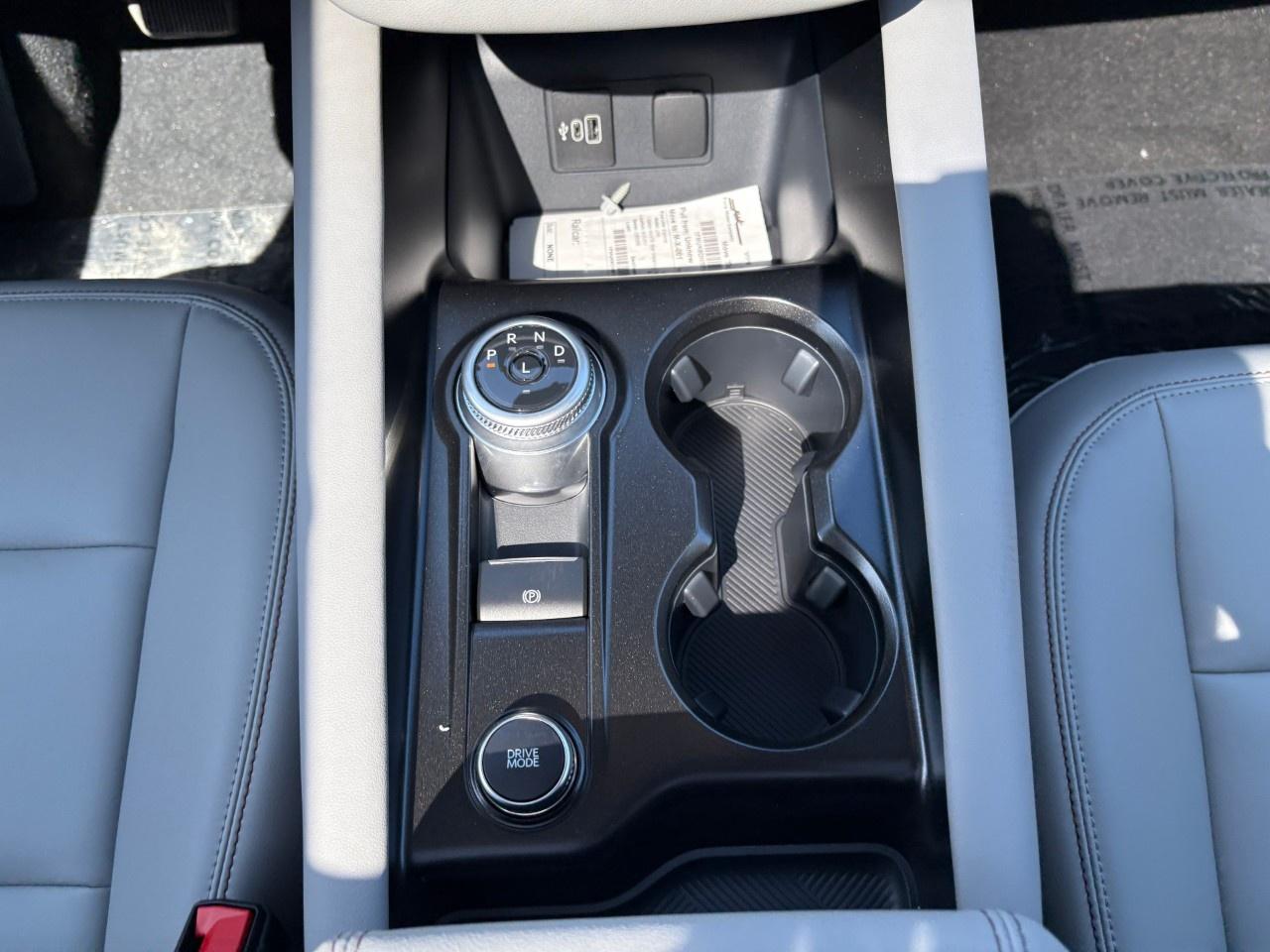 2026 Ford Explorer Active w/200A Pkg 4WD Photo