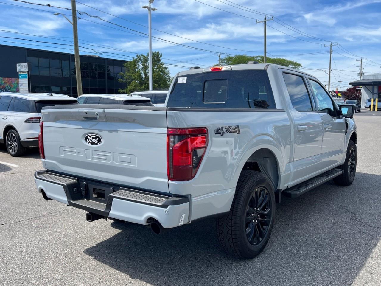 2026 Ford F-150 XLT 4WD SuperCrew 5.5' Box Photo4
