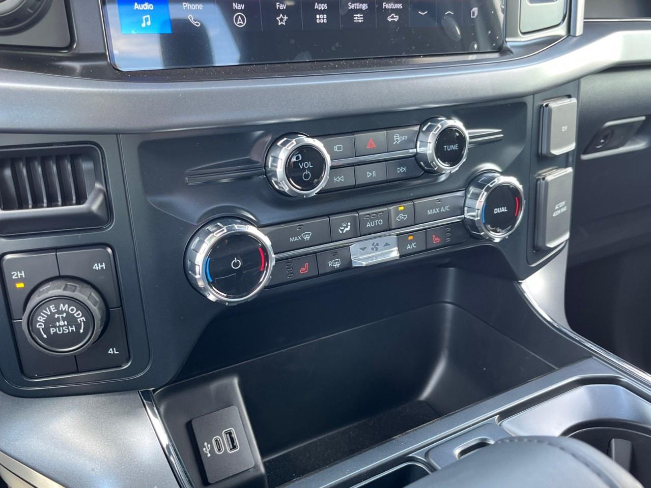 2026 Ford F-150 XLT 4WD SuperCrew 5.5' Box Photo