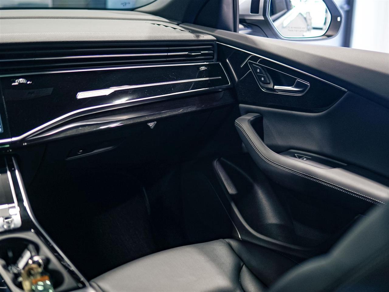 2025 Audi Q8 PROGRESSIV | AWD | NO ACCIDENTS | PANO ROOF Photo