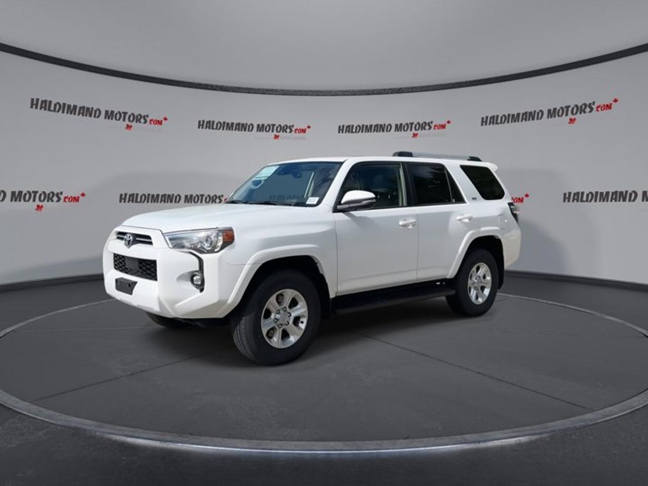 2024 Toyota 4Runner SR5 4WD | No Accidents | Leather Seats | Sunroof Photo3
