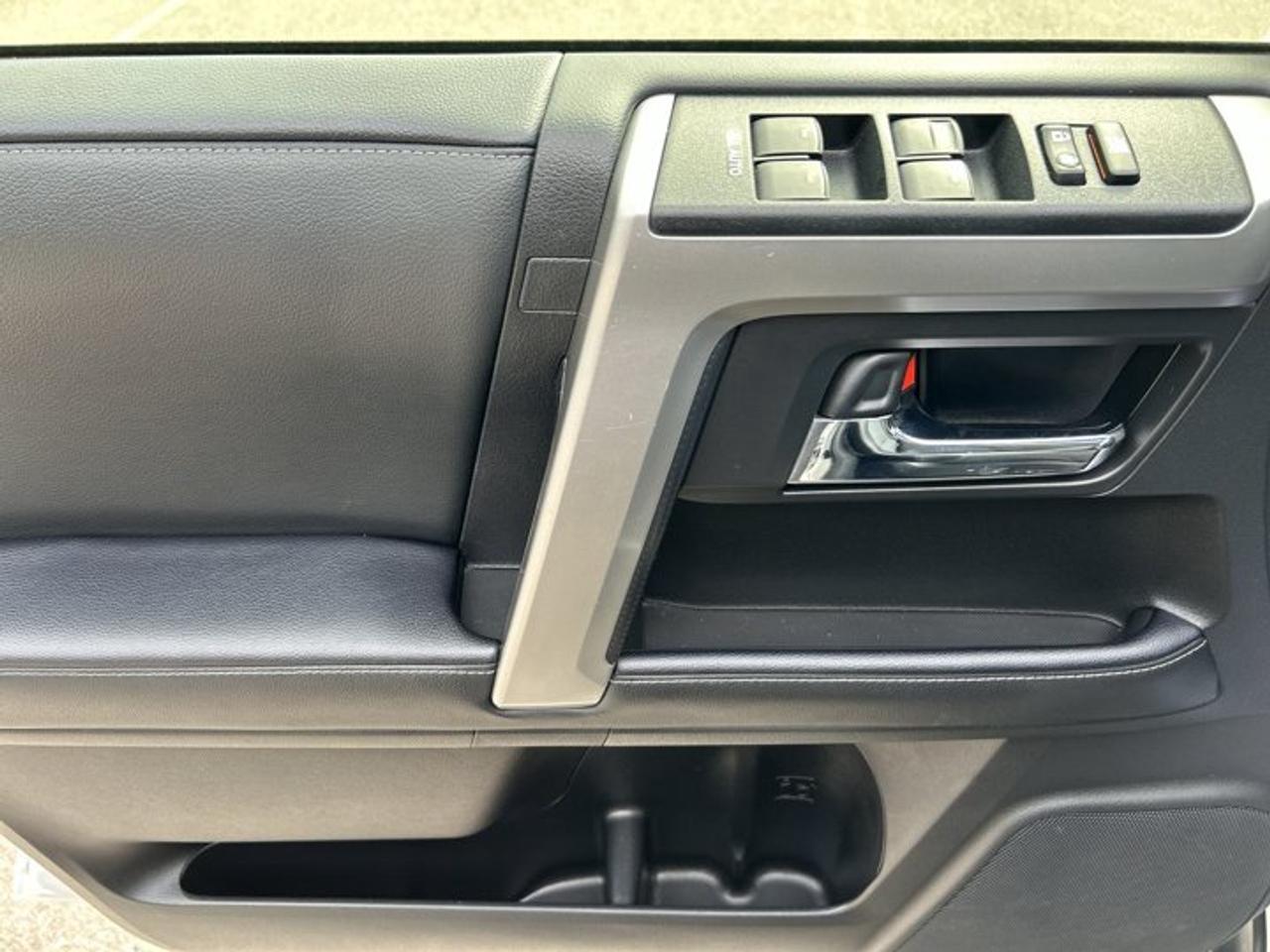 2024 Toyota 4Runner SR5 4WD | No Accidents | Leather Seats | Sunroof Photo