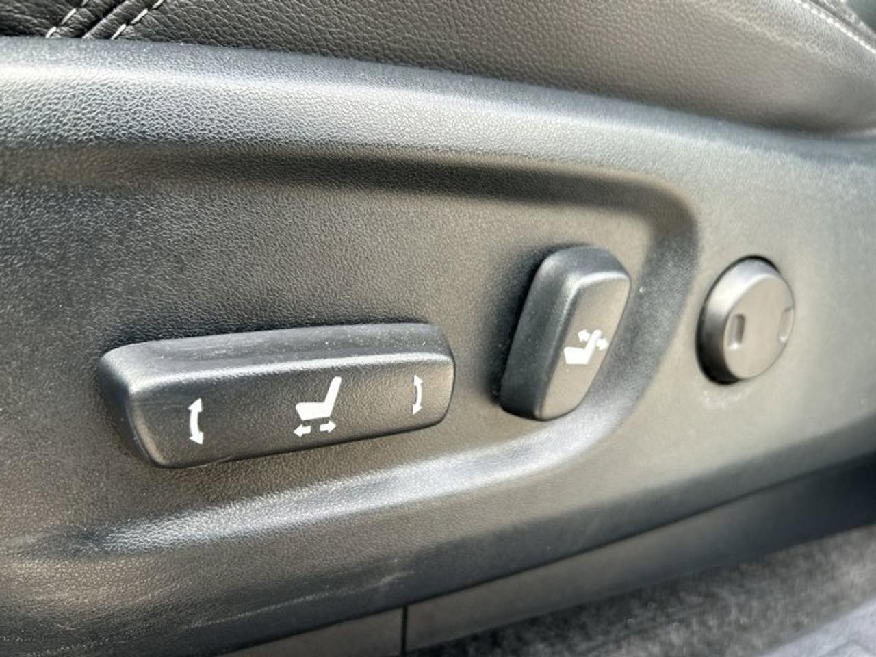 2024 Toyota 4Runner SR5 4WD | No Accidents | Leather Seats | Sunroof Photo