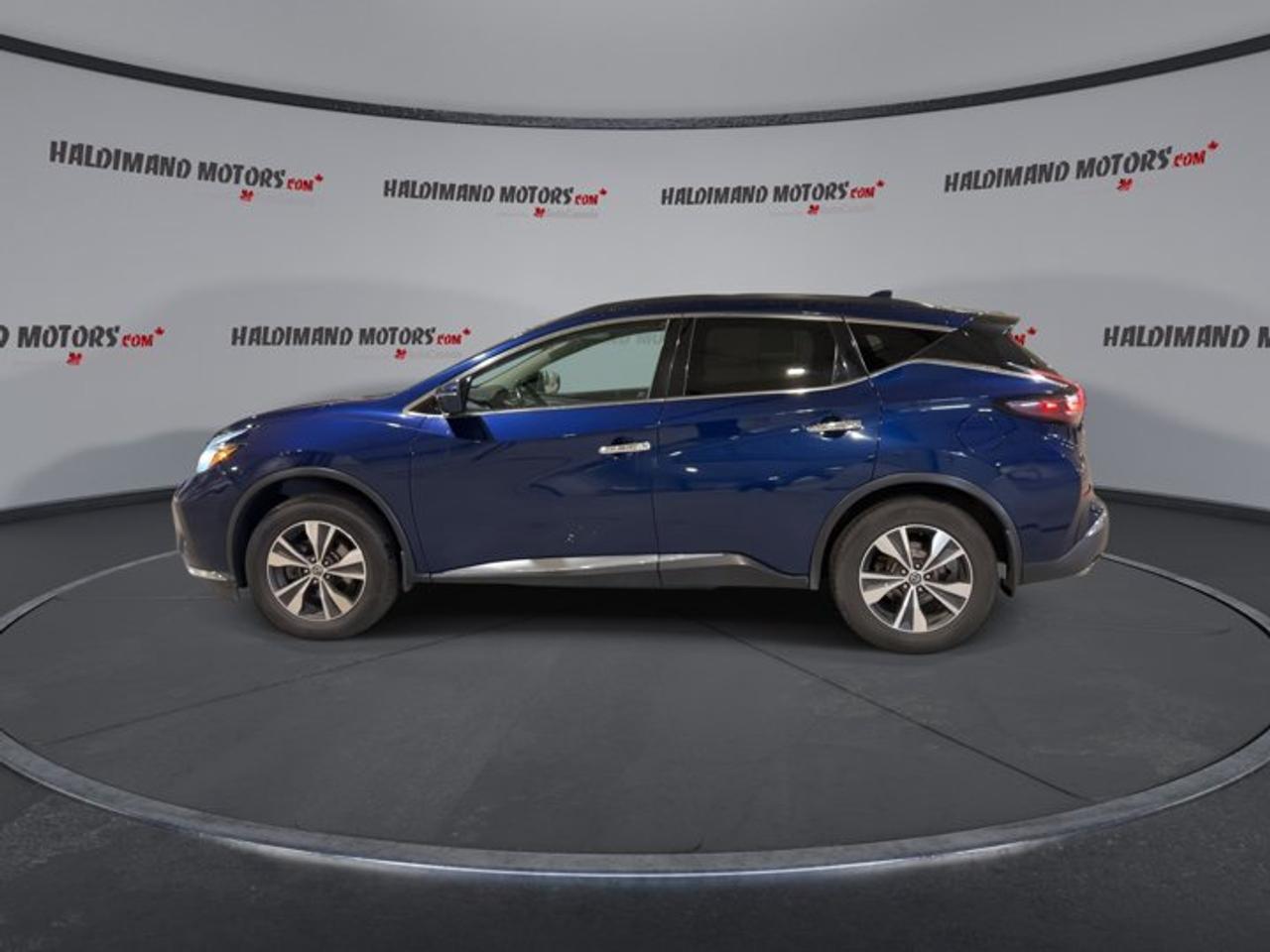 2019 Nissan Murano SV AWD | No Accidents | Heated Steering Photo4