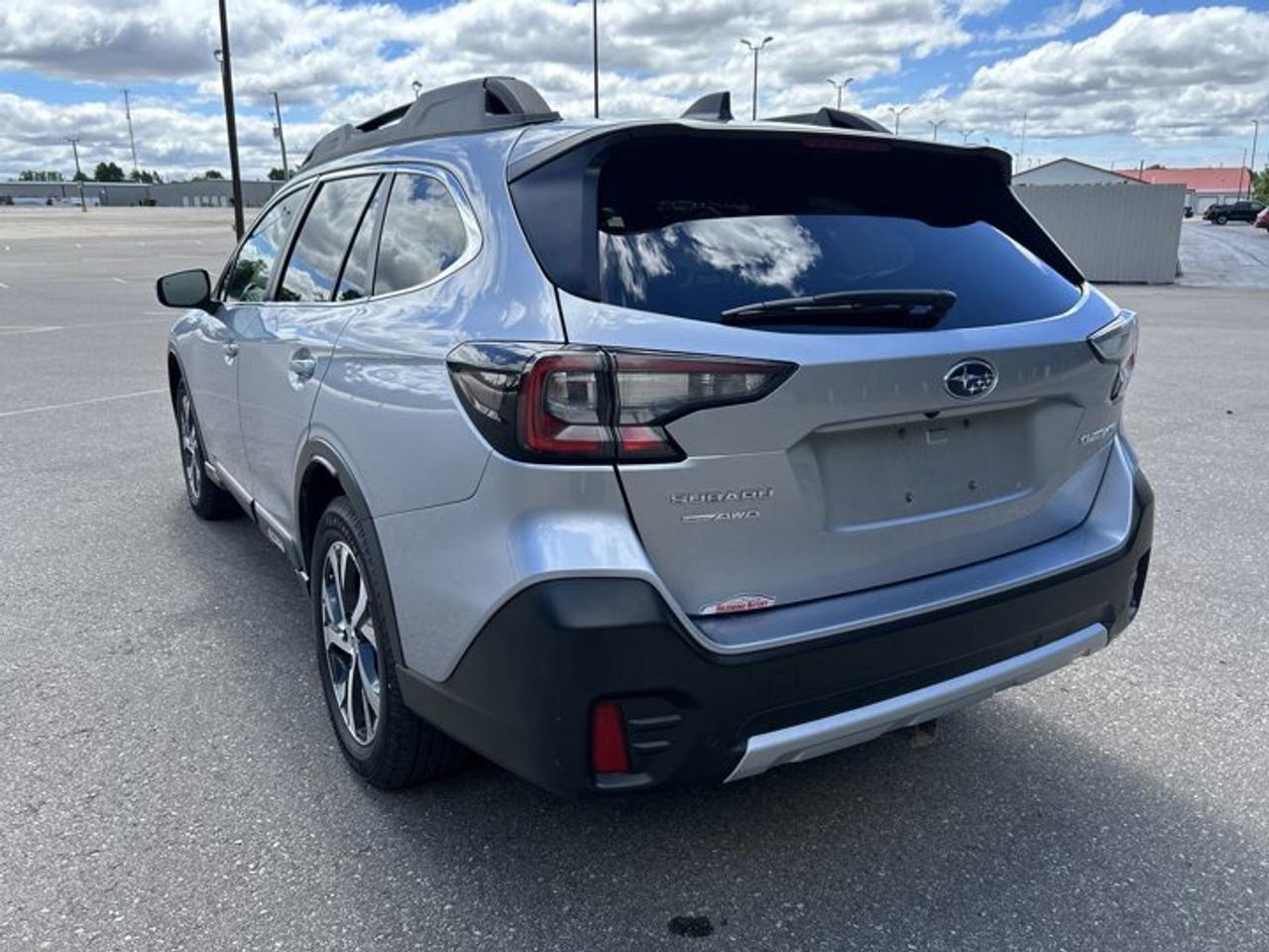 2022 Subaru Outback Limited 4WD | One Owner | No Accidents | Leather Seats Photo