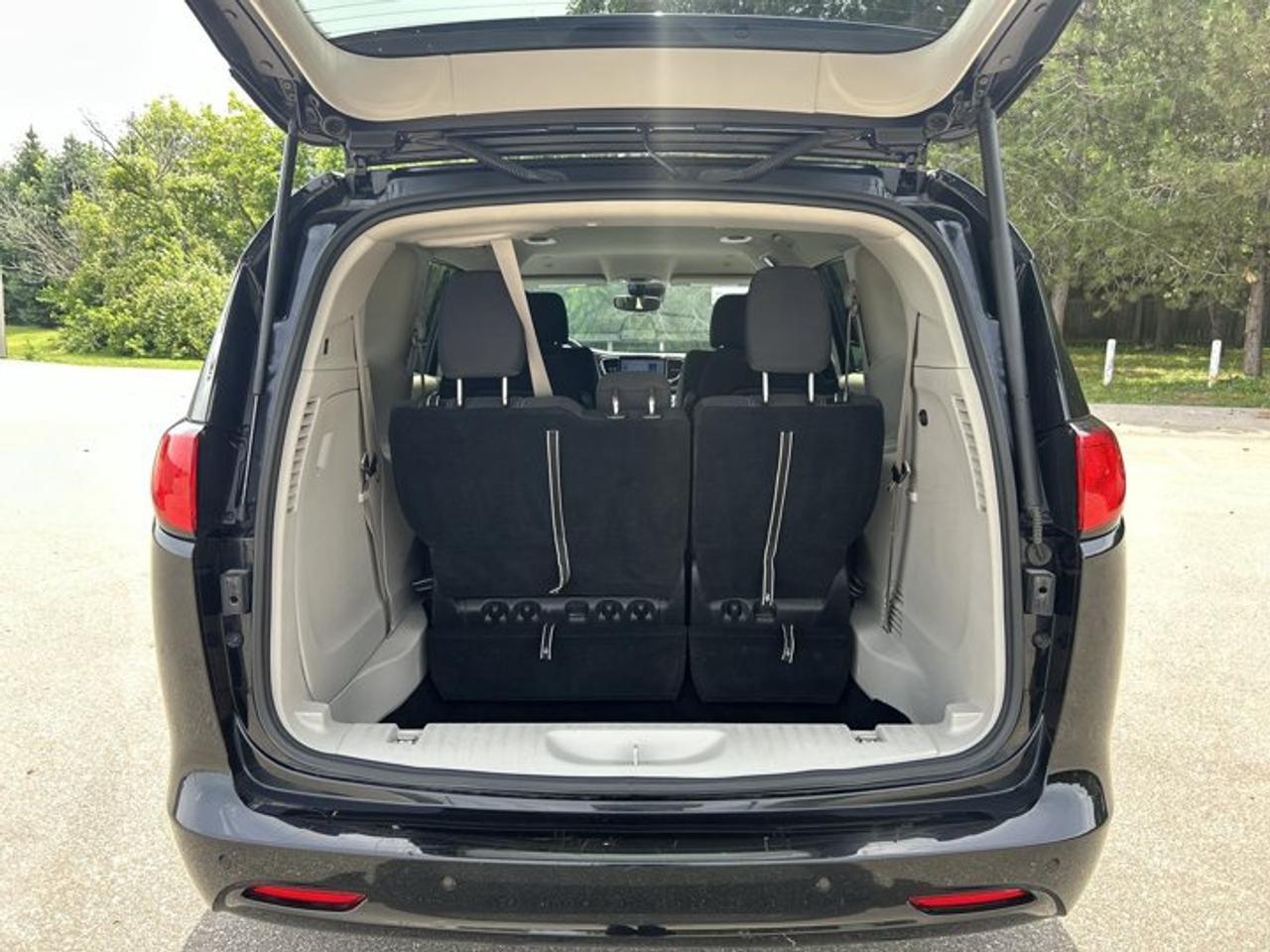 2024 Dodge Grand Caravan SXT 2WD | No Accidents Photo