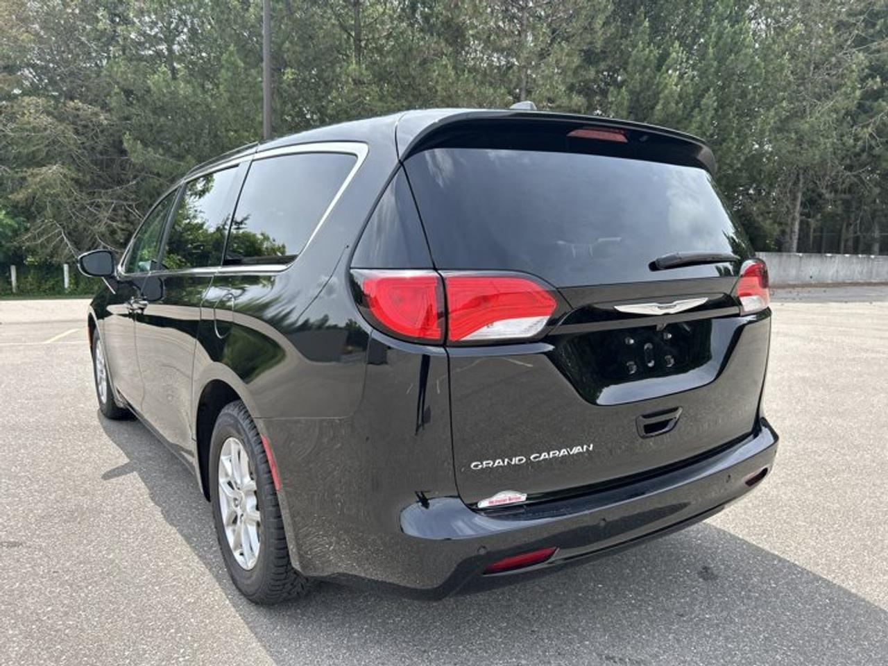 2024 Dodge Grand Caravan SXT 2WD | No Accidents Photo