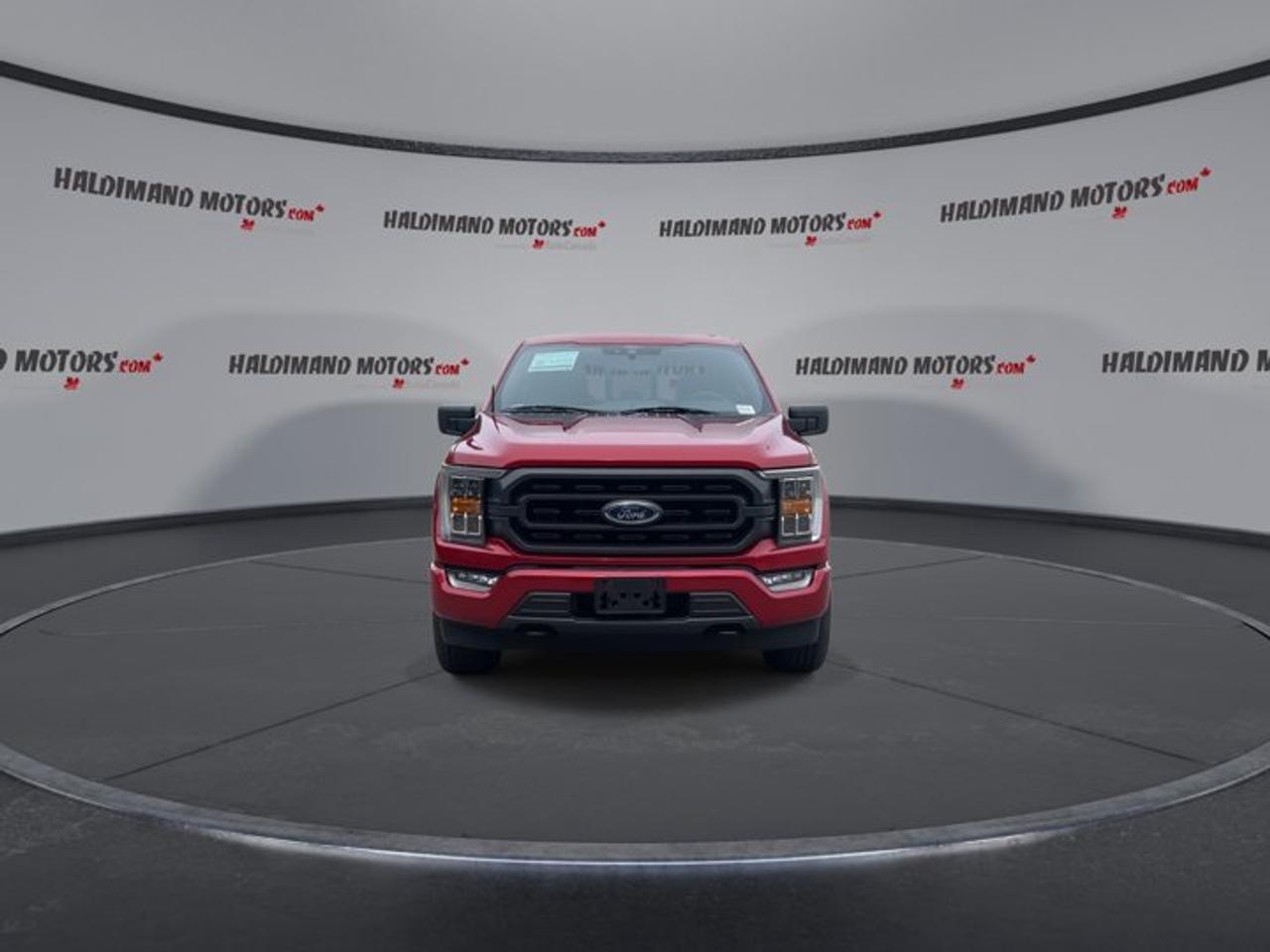 2022 Ford F-150 XLT SuperCrew 5.5' Box 4WD | One Owner | No Accidents Photo2