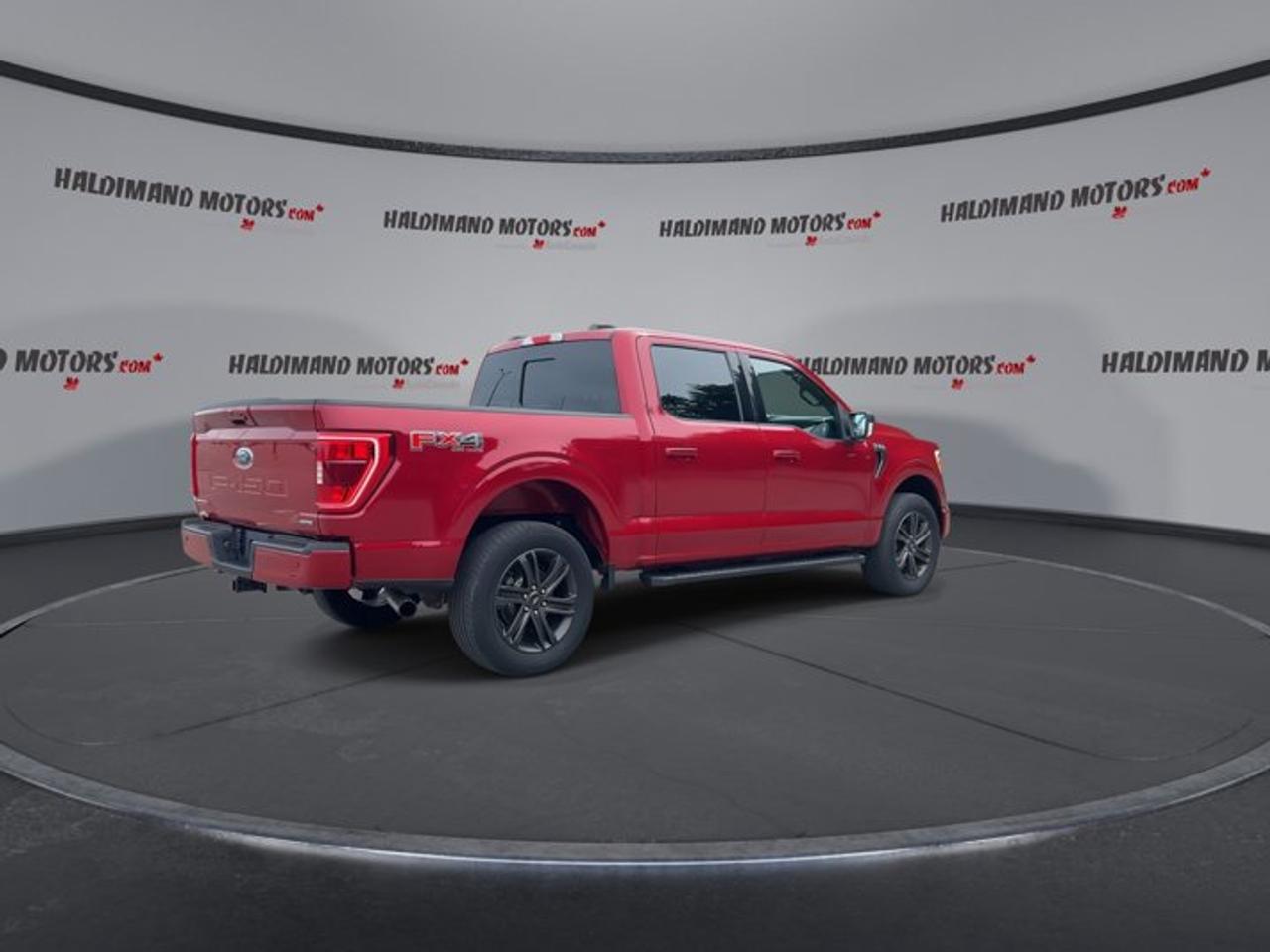 2022 Ford F-150 XLT SuperCrew 5.5' Box 4WD | One Owner | No Accidents Photo