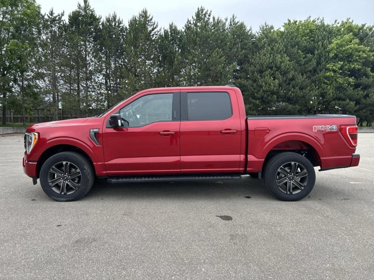 2022 Ford F-150 XLT SuperCrew 5.5' Box 4WD | One Owner | No Accidents Photo
