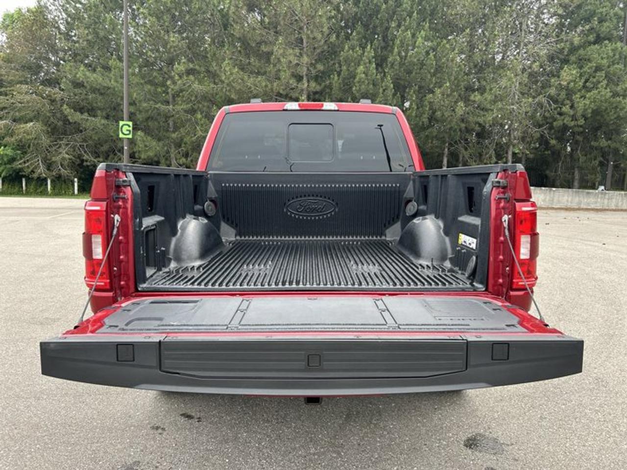 2022 Ford F-150 XLT SuperCrew 5.5' Box 4WD | One Owner | No Accidents Photo