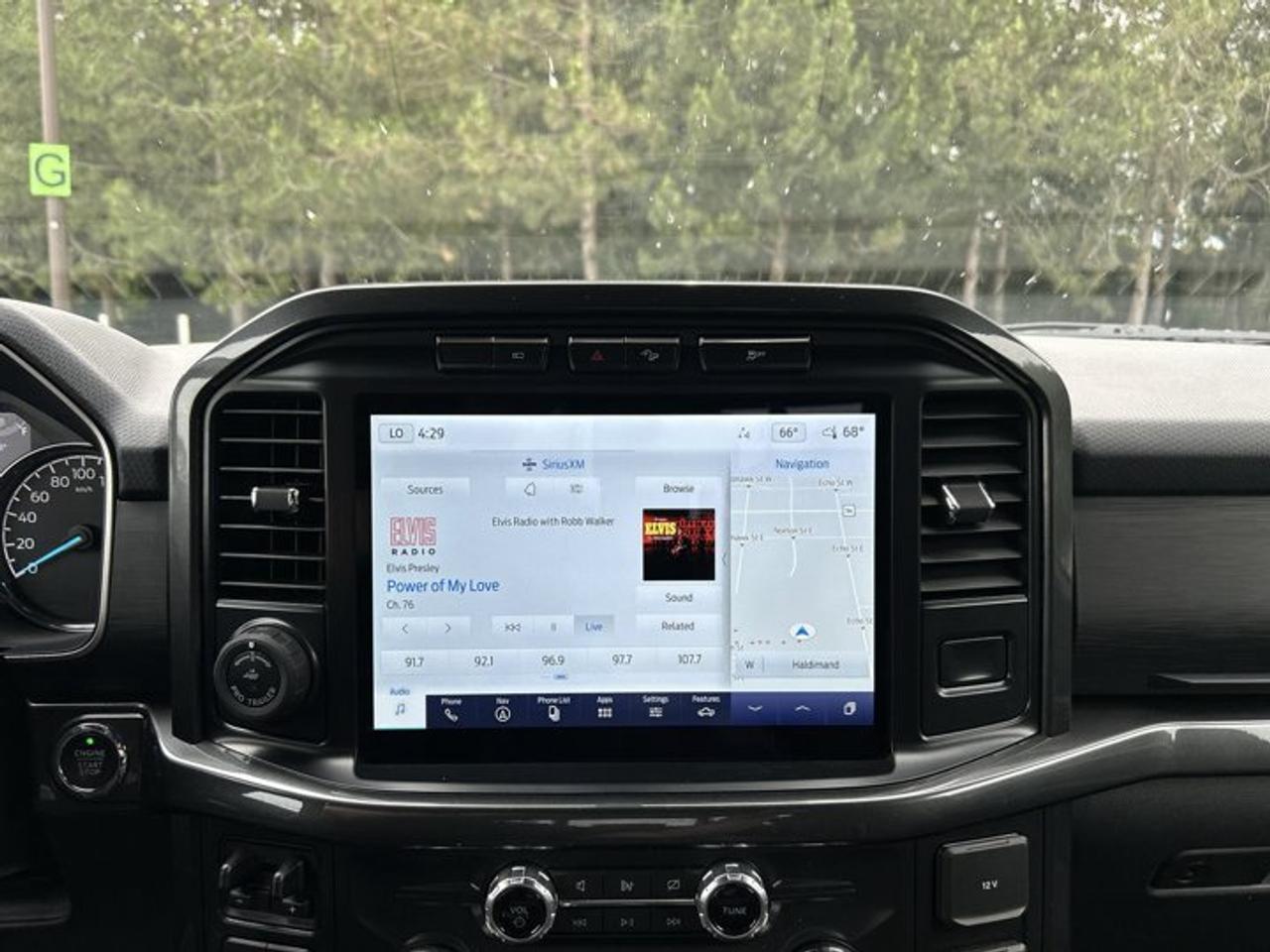 2022 Ford F-150 XLT SuperCrew 5.5' Box 4WD | One Owner | No Accidents Photo
