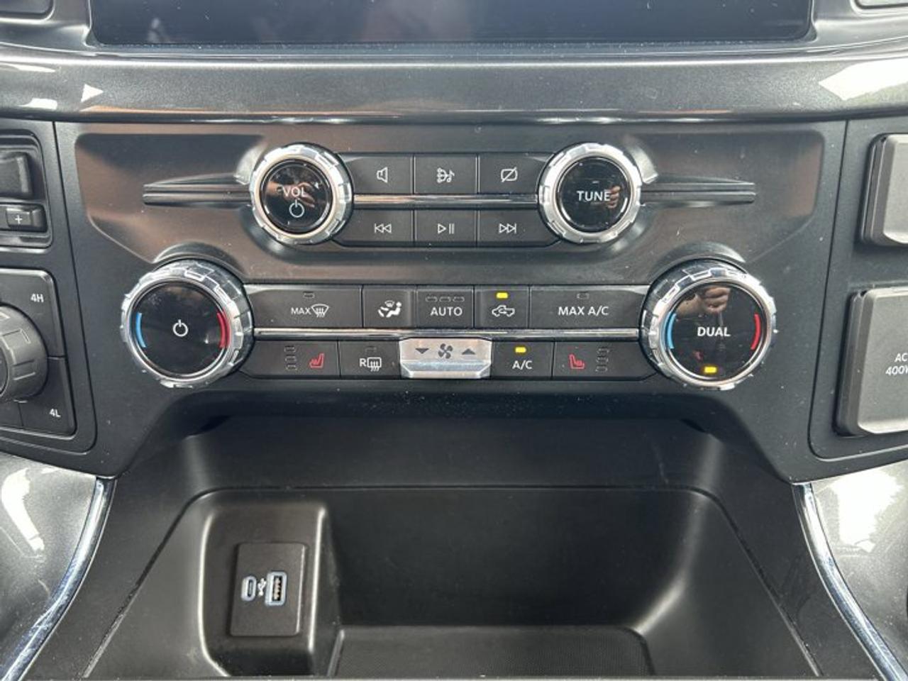 2022 Ford F-150 XLT SuperCrew 5.5' Box 4WD | One Owner | No Accidents Photo