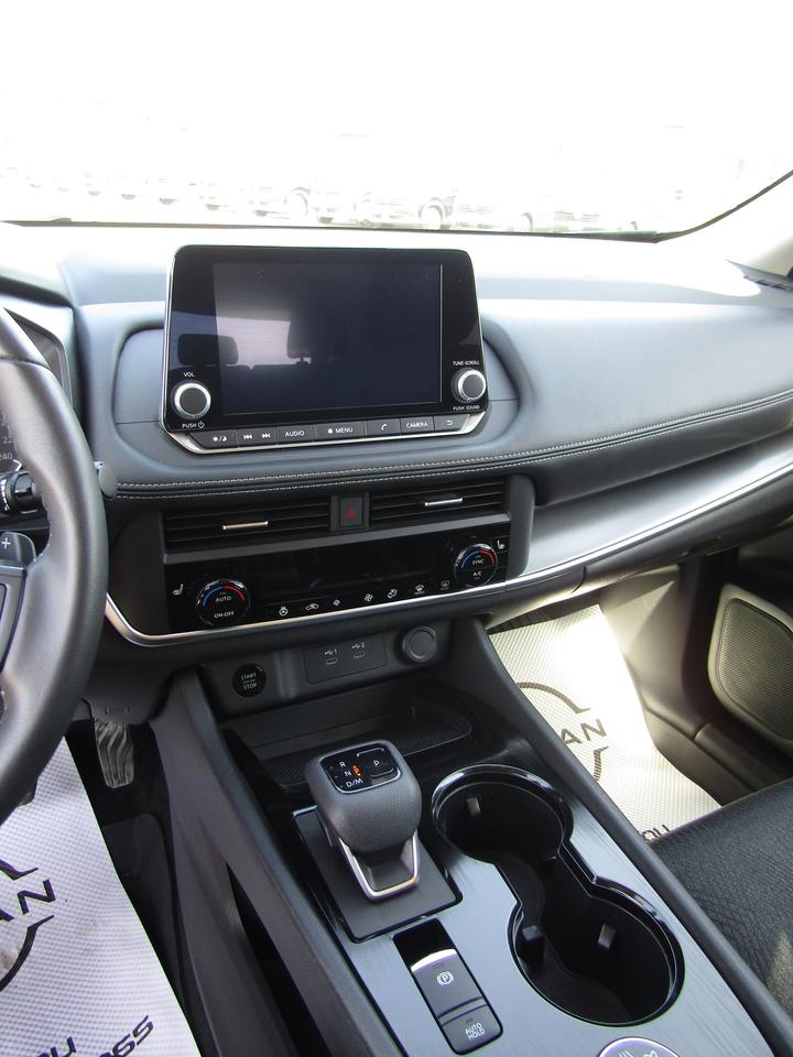 2024 Nissan Rogue SV Photo