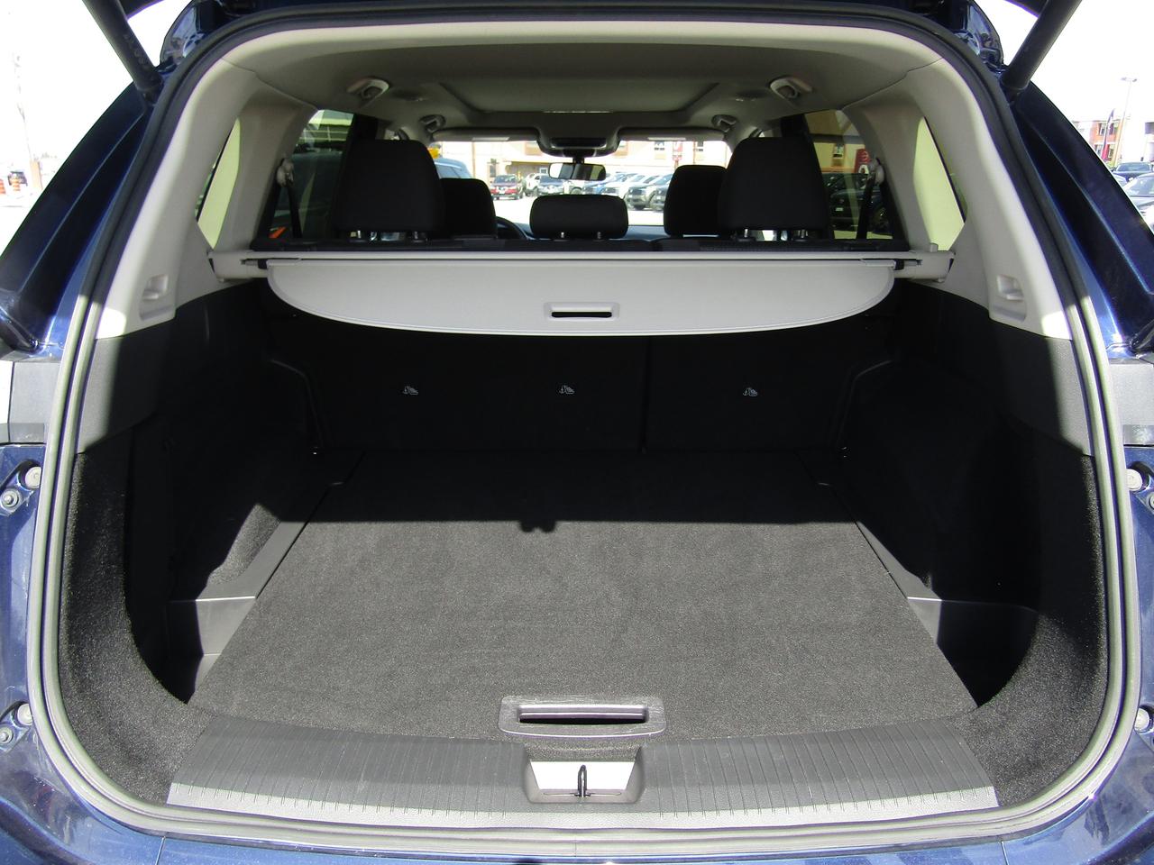 2024 Nissan Rogue SV Photo