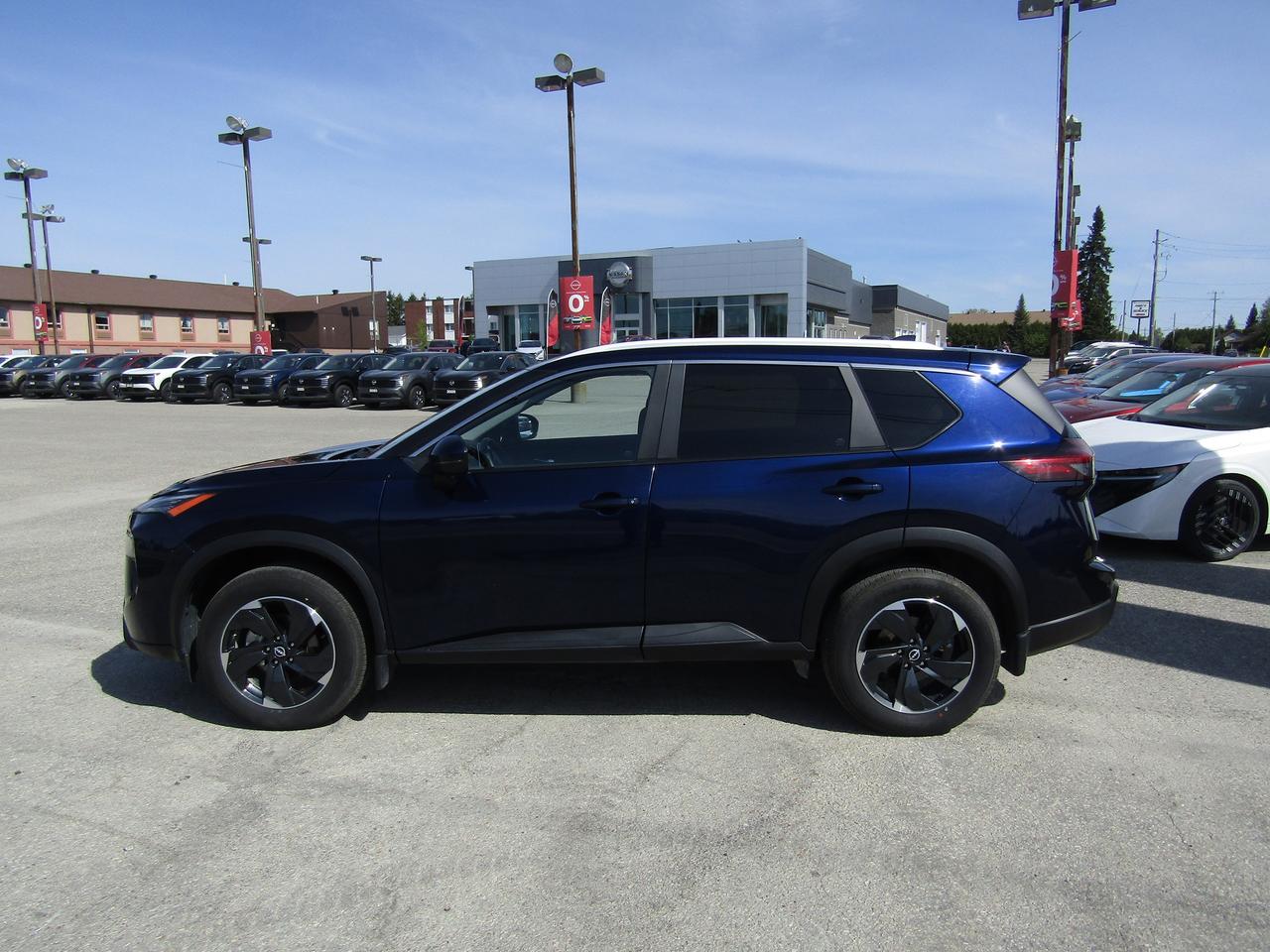 2024 Nissan Rogue SV Photo