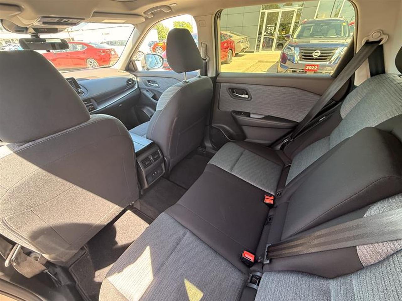 2023 Nissan Rogue SV AWD CVT (2) Photo