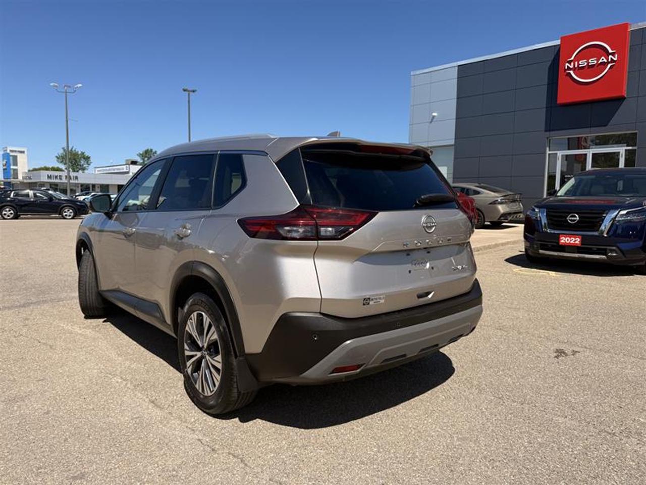 2023 Nissan Rogue SV AWD CVT (2) Photo