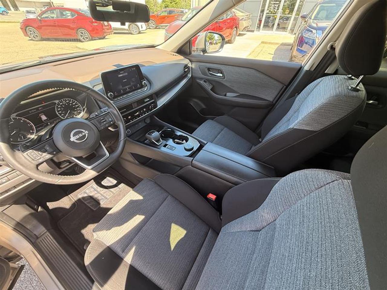 2023 Nissan Rogue SV AWD CVT (2) Photo