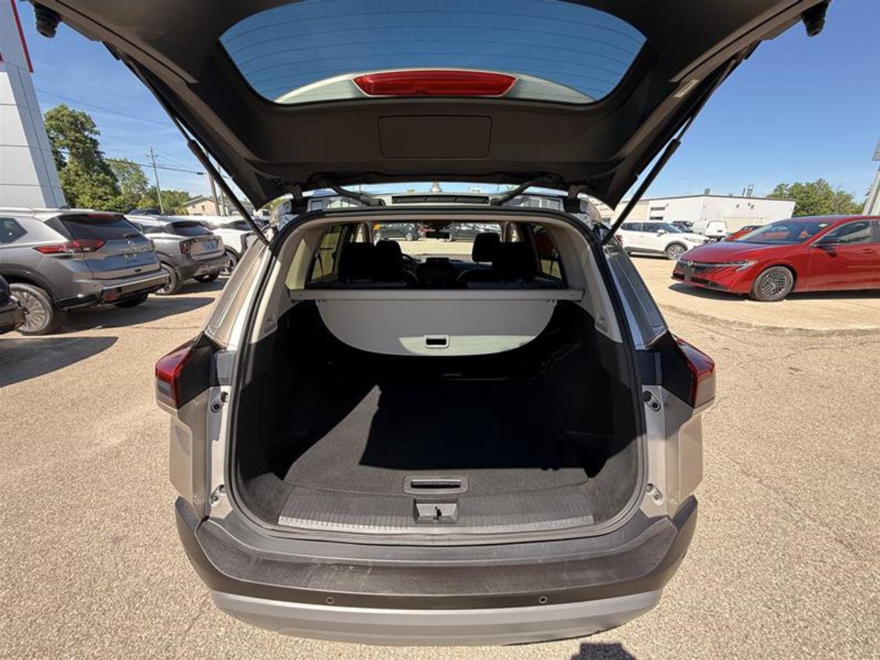 2023 Nissan Rogue SV AWD CVT (2) Photo