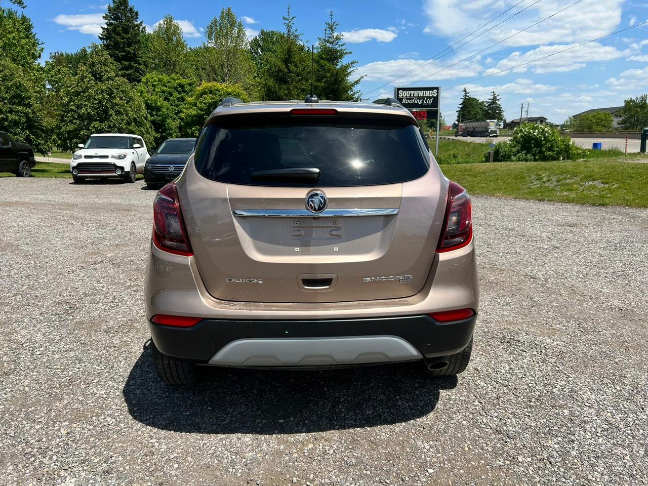 2018 Buick Encore AWD 4dr Essence Photo3