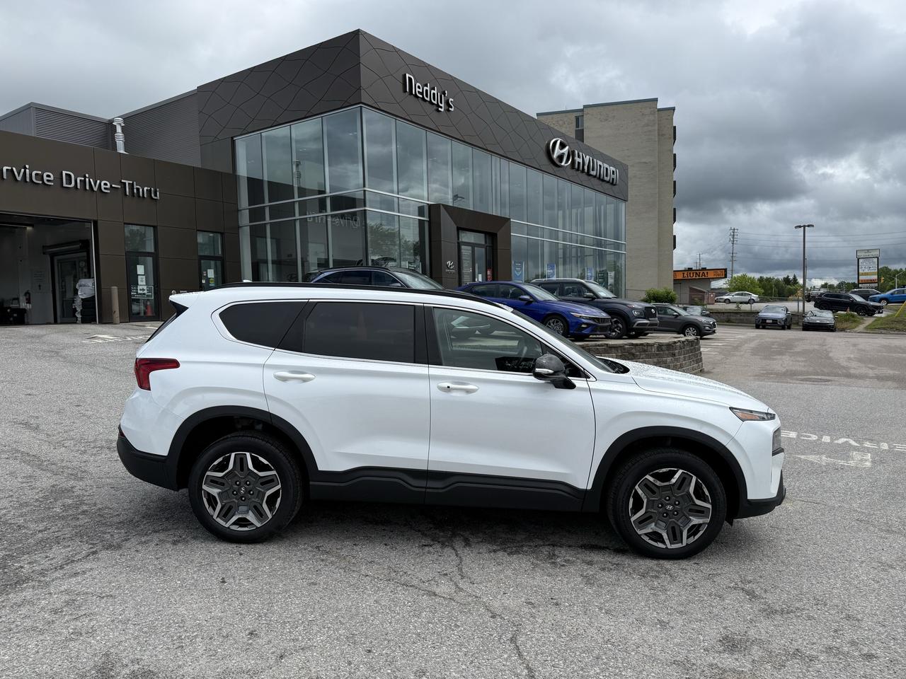 2022 Hyundai Santa Fe URBAN AWD Photo