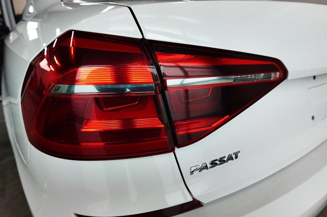 2018 Volkswagen Passat TRENDLINE+,ALL SERVICE RECORDS.NO ACCIDENT Photo