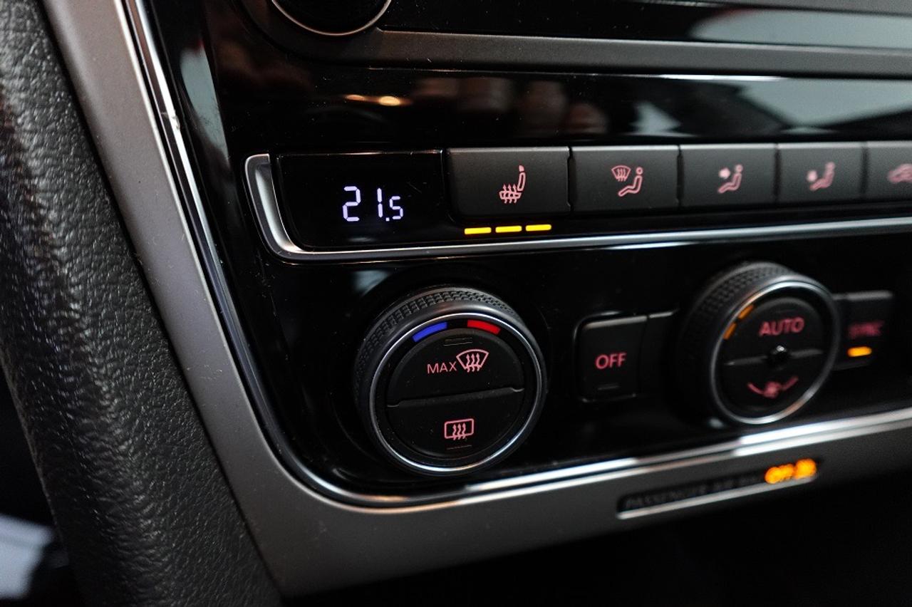 2018 Volkswagen Passat TRENDLINE+,ALL SERVICE RECORDS.NO ACCIDENT Photo