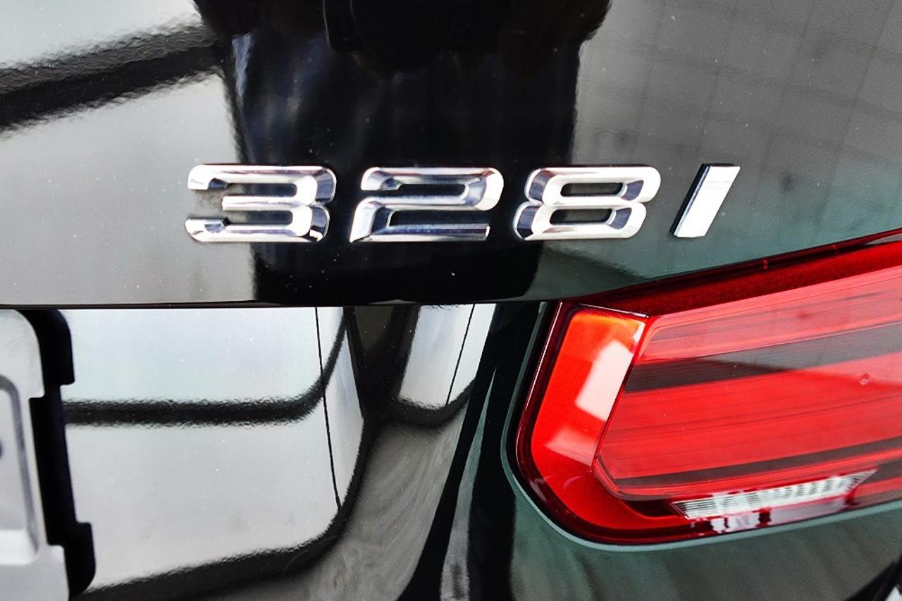 2016 BMW 3 Series DEALER MAINTAIN,NO ACCIDENT,ONE OWNER,LOW KM Photo