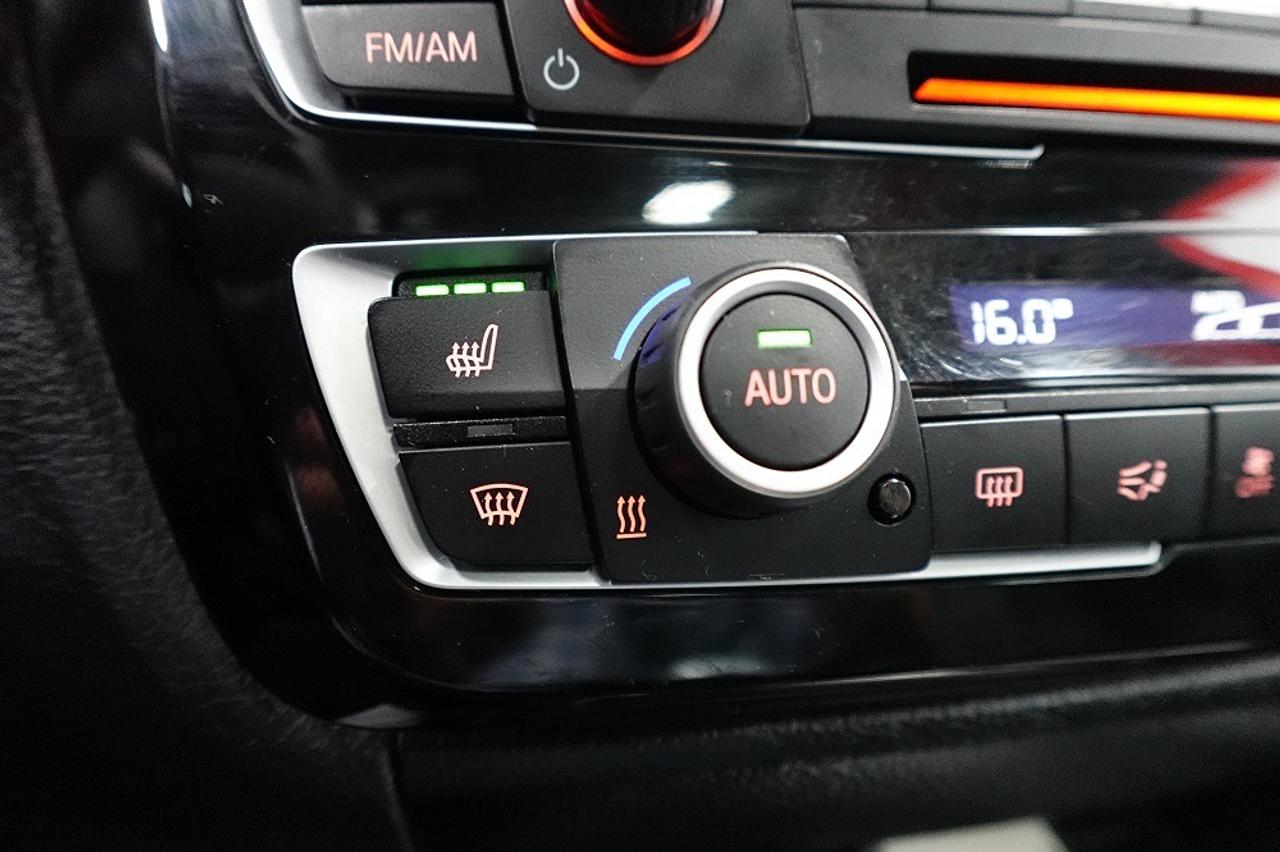 2016 BMW 3 Series DEALER MAINTAIN,NO ACCIDENT,ONE OWNER,LOW KM Photo