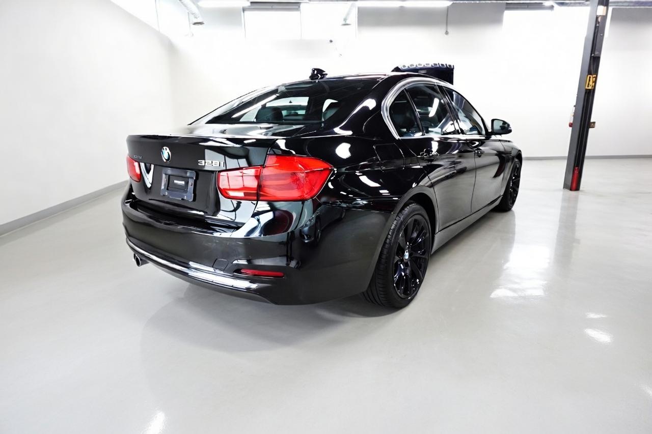 2016 BMW 3 Series DEALER MAINTAIN,NO ACCIDENT,ONE OWNER,LOW KM Photo