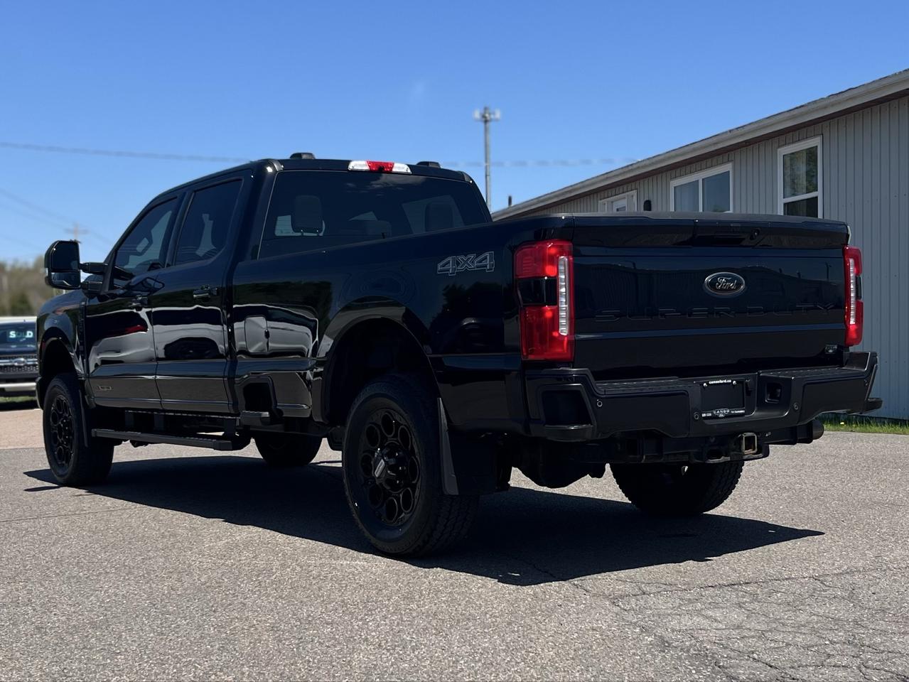2025 Ford F-350 Super Duty XLT 4WD CREW CAB 8' BOX Photo4
