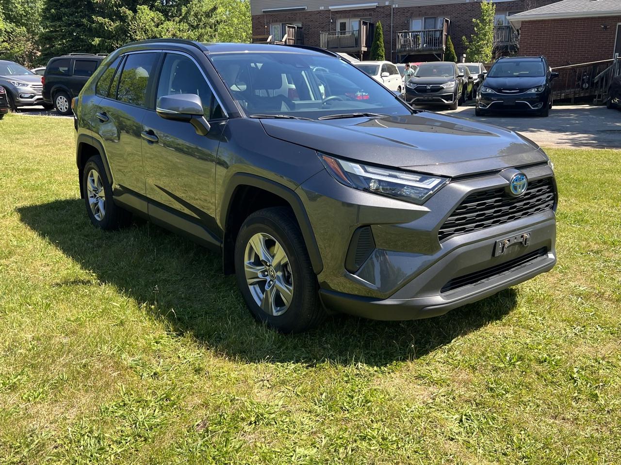 2024 Toyota RAV4 Hybrid XLE *NO Accidents Photo2