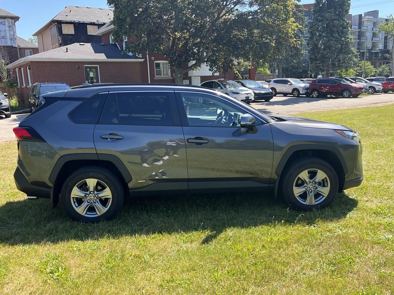 2024 Toyota RAV4 Hybrid XLE *NO Accidents Photo3