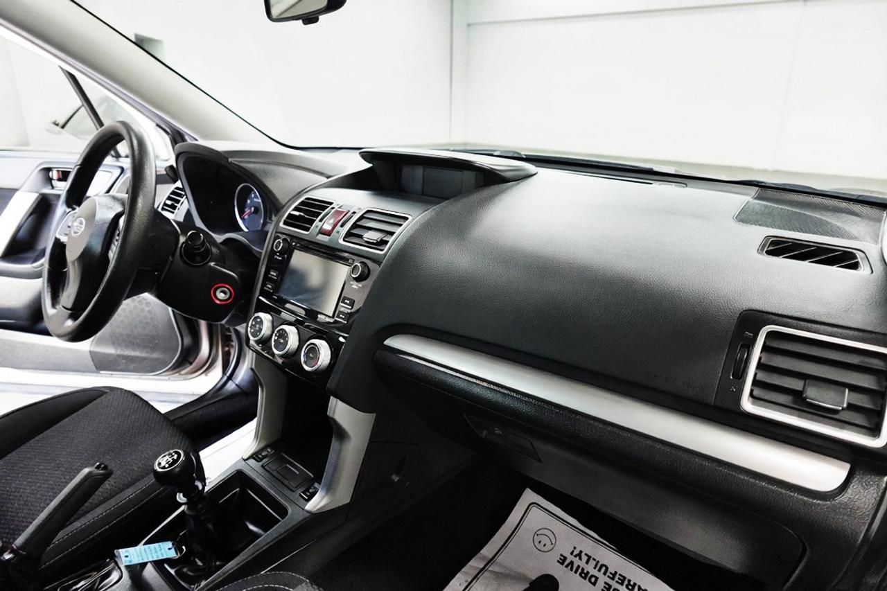 2016 Subaru Forester NO ACCIDENT,ONE OWNER,WELL MAINTAIN Photo
