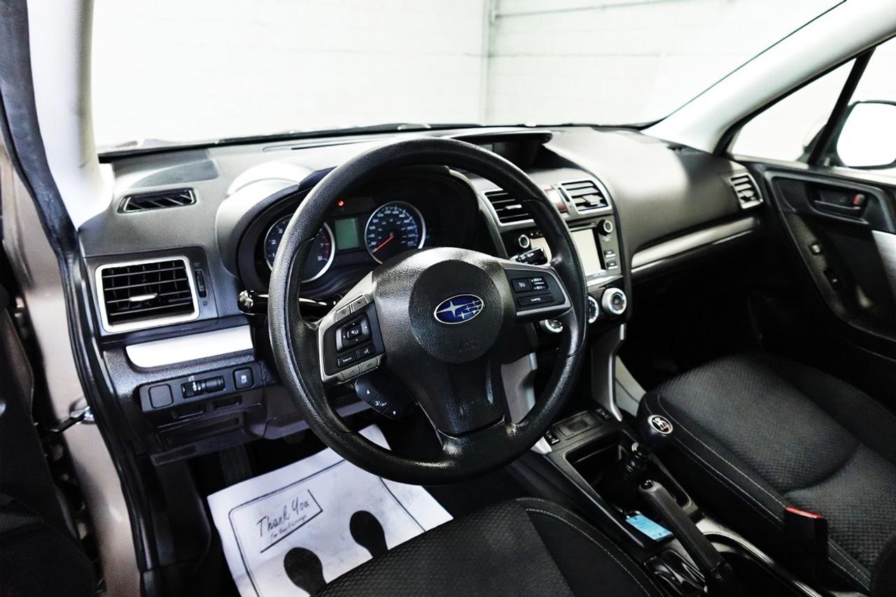 2016 Subaru Forester NO ACCIDENT,ONE OWNER,WELL MAINTAIN Photo