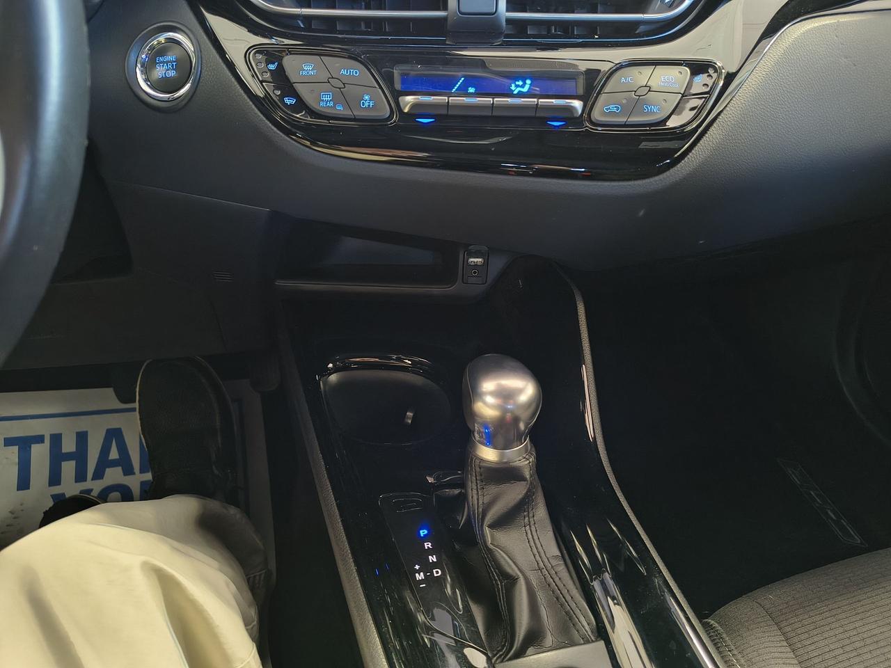 2019 Toyota C-HR  Photo0