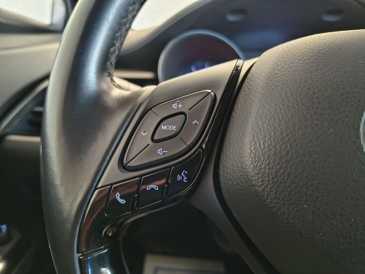 2019 Toyota C-HR  Photo0