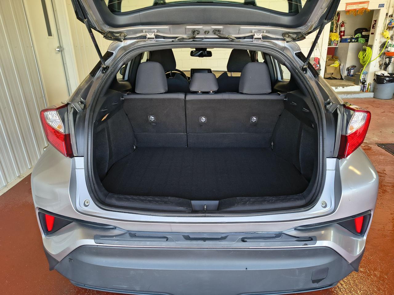 2019 Toyota C-HR  Photo0