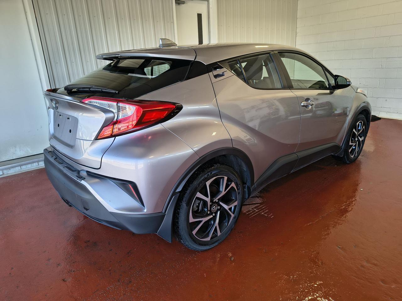 2019 Toyota C-HR  Photo0