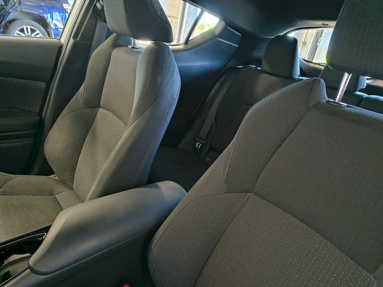 2019 Toyota C-HR  Photo0