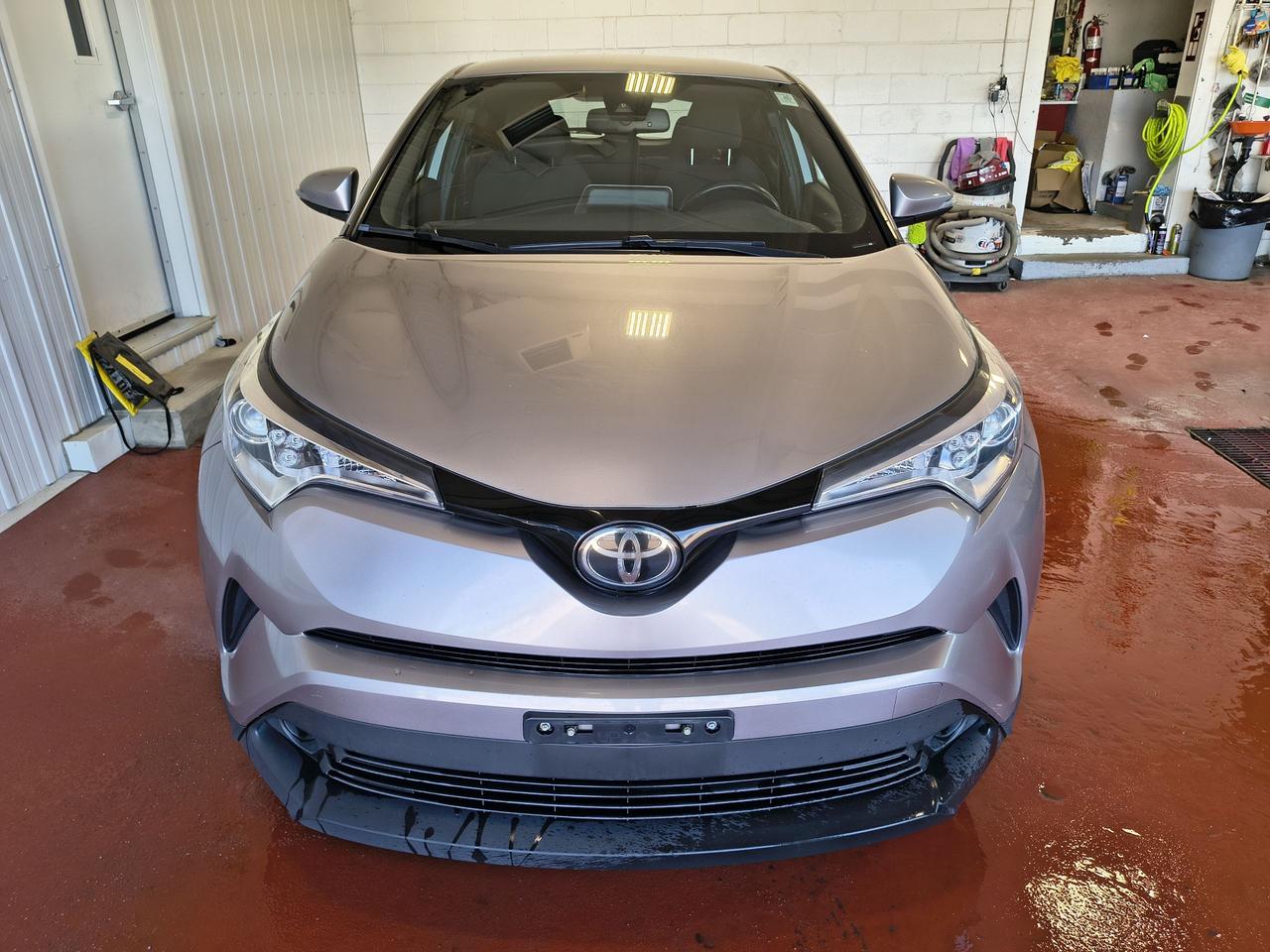 2019 Toyota C-HR  Photo0