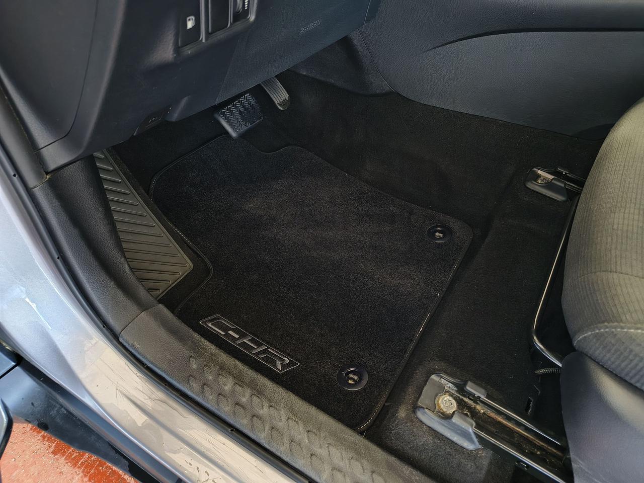 2019 Toyota C-HR  Photo