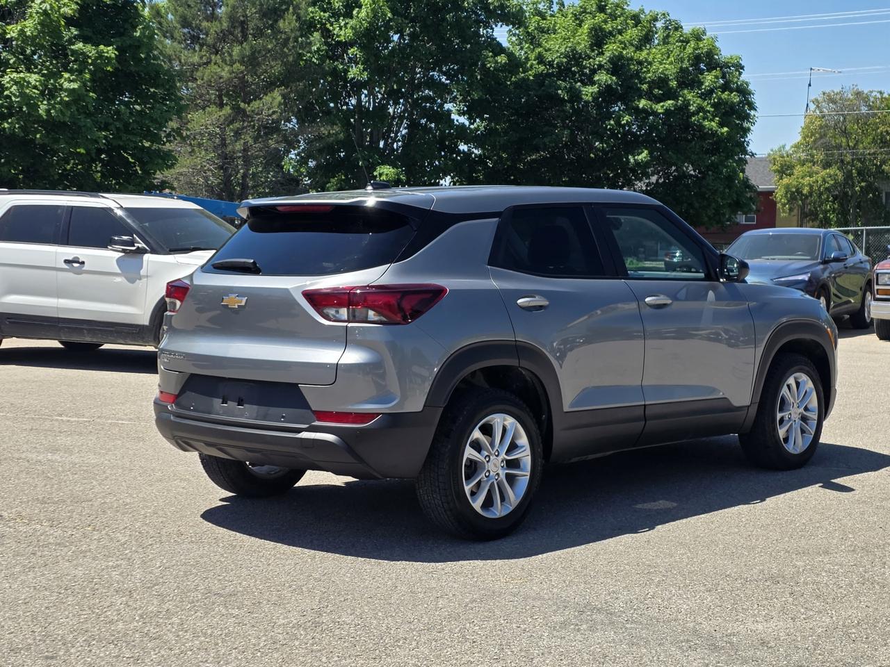 2024 Chevrolet TrailBlazer LS AWD Photo4