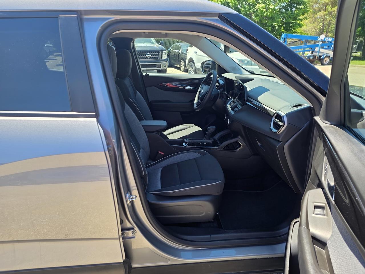 2024 Chevrolet TrailBlazer LS AWD Photo