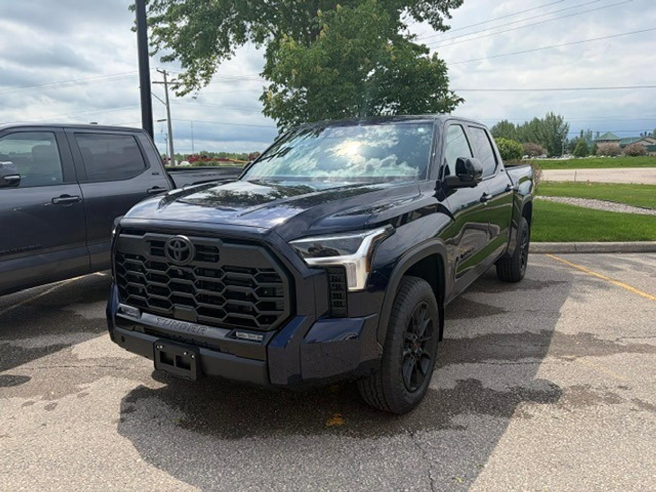 2026 Toyota Tundra CrewMax Limited LIMITED OFF ROAD Photo0