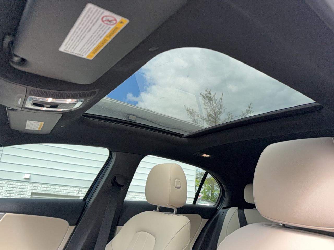 2020 Mercedes-Benz A-Class 250 4MATIC - SUNROOF - HEATED LEATHER - NAVIGATION Photo