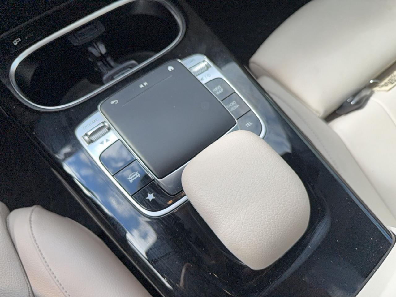2020 Mercedes-Benz A-Class 250 4MATIC - SUNROOF - HEATED LEATHER - NAVIGATION Photo